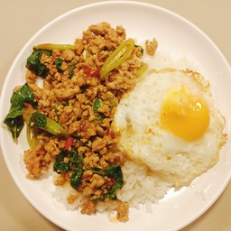 กระเพราหมูสับ+ไข่ดาว