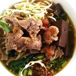 เจ้โหน่ง ข้าวปุ้นน้ำวัว อาหารตามสั่ง