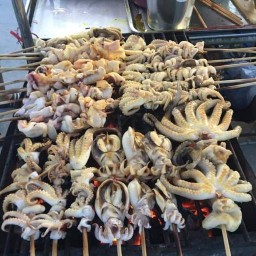 ป. หมึกสดย่างสะพานใหม่ชลบุรี
