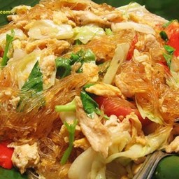 ผัดวุ้นเส้นราดข้าว