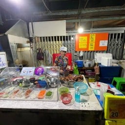 ครัวหน้าบ้าน (คุณตา-คุณยาย)