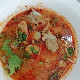 ก๋วยเตี๋ยวต้มแซ่บกระดูกหมูอ่อน