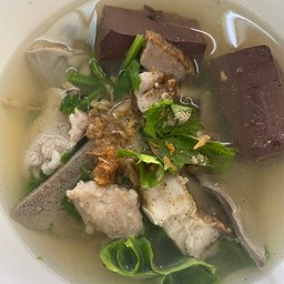 เกาเหลาเลือดหมู (ไม่ได้ใส่หมูกรอบ)