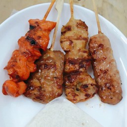 ชุดเมนูรวมมิตร หมู2 ไก่ 2 ข้าว 1ห่อ