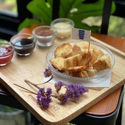 Choco Toast (ปังปิ้งช็อกโกแลต)