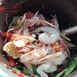ลูกจ้างเมียหม่าล่า@ยำตำแซ่บ ระบอบไผ่