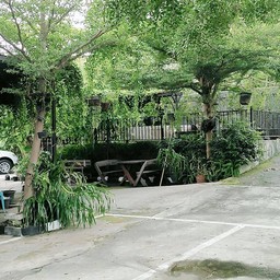 ที่นั่งด้านนอก