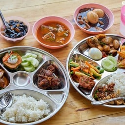 เหรียญทองข้าวแกงบุฟเฟ่ต์