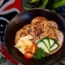 ข้าวหน้าหมูชาชู