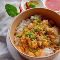 ข้าว กุ้งผัดกระเทียม
