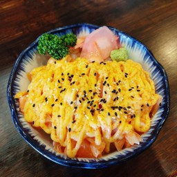 ข้าวหน้าแซลมอนยามะ