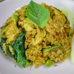 ข้าวผัดเขียวหวานไก่