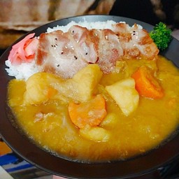 ข้าวแกงกะหรี่หมู