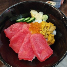 ข้าวไข่หอยเม่น, ไข่แซลมอน, ทูน่า