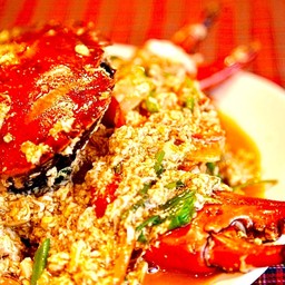ปูเนื้อผัดผงกะหรี่ ตัวใหญ่.