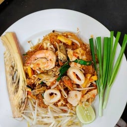 ผัดไทใจแตก