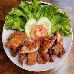 สามชั้นทอดน้ำปลา