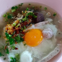 ก๋วยจั๊บญวนเพิ่มตีนไก่ เพิ่มไข่ตอก
