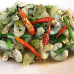 ไส้ตันผัดเกี้ยมฉ่าย