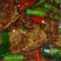 พริกแกงเนื้อราดข้าว