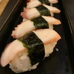 ซูชิหมึกทาโกะ