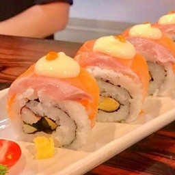 โรลแซลมอนสด