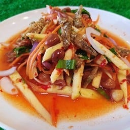 ยำมะม่วงปลากรอบ