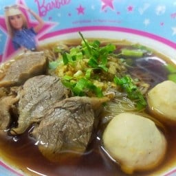 ก๋วยเตี๋ยว นำชัย หน้าตึกใหม่วัดกลาง
