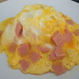 ข้าวราอไข่ข้นแฮม