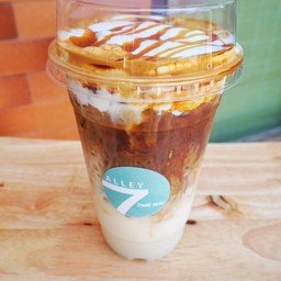 กาแฟเข้มข้น ราดบนนมคาราเมล ท๊อปวิปชีส และพรีเมี่ยม​คาราเมล หวานน มัน กาแฟเข้มข้น