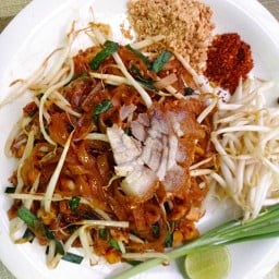 อร่อย@ถังทอง ตรงข้ามเดอะวอล์ค