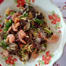 ส้มตำ ยำแซ่บ