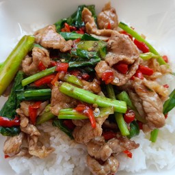 คะน้าหมูชิ้น