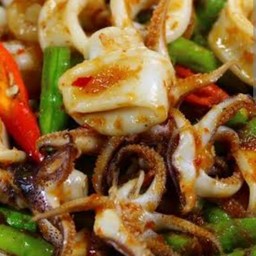 พริกเผาทะเลราดข้าว