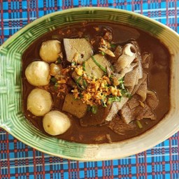 ก๋วยเตี๋ยวน้ำตกเนื้อ