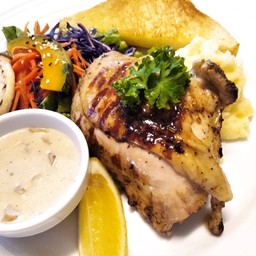 สเต็กไก่ยัดไส้ผักโขมและชีส