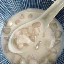 บัวลอยเผือกแก้วมะพร้าวอ่อน