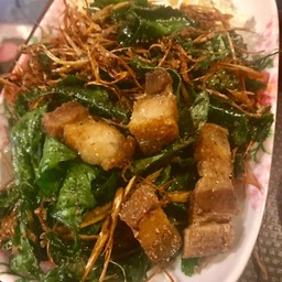 หมูกรอบทอดสมุนไพร