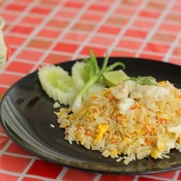 ข้าวผัดปู ขนมจีน ครัวคุณแต๋ว