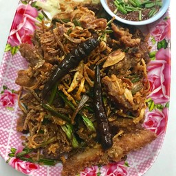 คอหมูทอดขิง