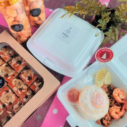 Pudding Queen โฮมเบเกอรี่ & ร้านอาหาร ทัพพระยา