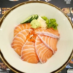 ข้าวหน้าแซลมอนสด
