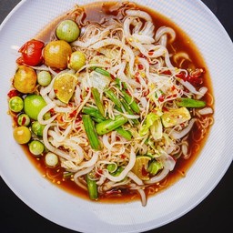ตำซั่วเส้นผสมไก่โอ๊ค-ด้องแก้ว-ขนมจีน
