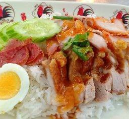 ข้าวรวม หมูแดงหมูกรอบ