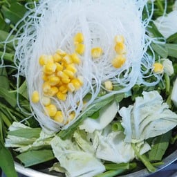 ชุดผักและวุ้นเส้น
