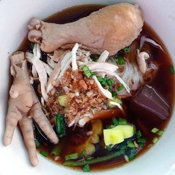 ก๋วยเตี๋ยวไก่ตุ๋น