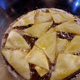 ร้านยำไก่แซ่บคุณแนท