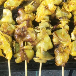 ร้านไข่หมึก ปิ้งย่างน้องส้มโอน้อง แตงโม ตลาดPX