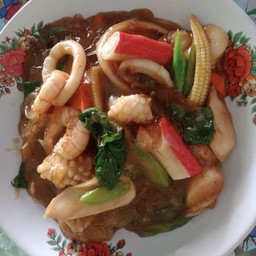 ราดหน้าวุ้นเส้นทะเล