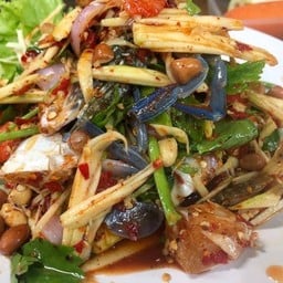 ยำมะม่วงปูม้า